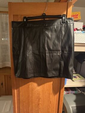 Black Faux Leather Mini Skirt - Classic Women's Skirt